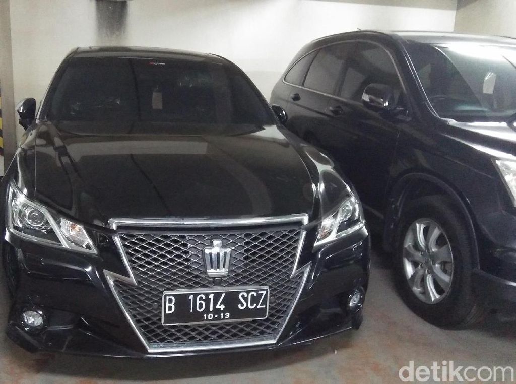 Ini 2 Mobil Akil Mochtar yang Dilelang KPK, Berminat? Ini 2 Mobil Akil Mochtar yang Dilelang KPK, Berminat?