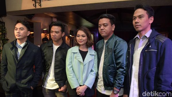 Warna Baru Geisha dengan Vokalis Regina Poetiray