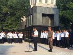 Bareng Pasukan Pelangi, Anies Pimpin Apel Gerebek Sudirman-Thamrin