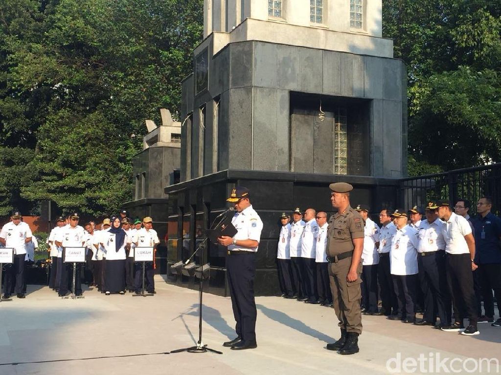 Bareng Pasukan Pelangi, Anies Pimpin Apel Gerebek Sudirman-Thamrin Bareng Pasukan Pelangi, Anies Pimpin Apel Gerebek Sudirman-Thamrin