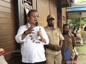 Video Menkominfo Blusukan ke Puncak Jaya