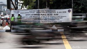 Polisi terus Gencar Sosialisasikan Ganjil Genap di Jalan