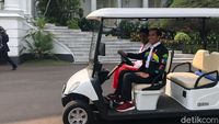 Momen Jokowi Ajak Lalu Muhammad Zohri Keliling Istana Bogor
