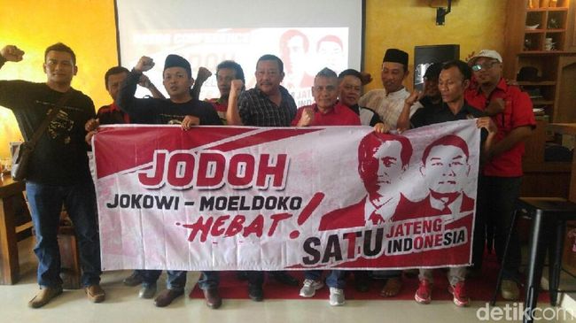 Berita Pendukung Jokowi-Moeldoko di Semarang Janjikan 5 Juta Suara Selasa 16 April 2024