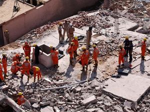 Ngeri! Dua Bangunan Roboh Tiba-tiba di Prancis