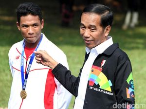 Sanjungan Tinggi Jokowi untuk Zohri, Pemuda Tercepat di Dunia Sanjungan Tinggi Jokowi untuk Zohri, Pemuda Tercepat di Dunia