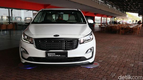 MPV Diesel Kia Muat 11 Orang
