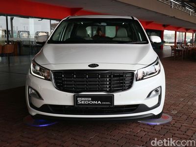 MPV Diesel Kia Muat 11 Orang