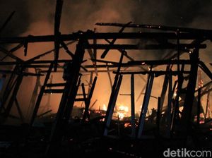 Tiga Rumah di Cangkuang Terbakar, Pemilik Histeris