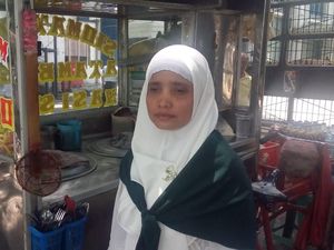 Nabung 7 Tahun, Penjual Mi Ayam dari Medan Akhirnya Naik Haji