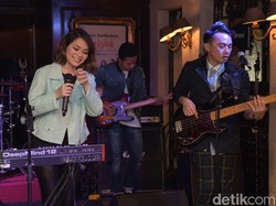 Perkenalkan! Ini Regina Poetiray Vokalis Baru Geisha