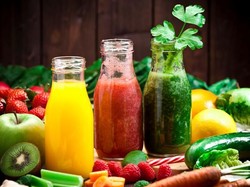 Sehatkan Usus dengan Rutin Minum Jus Buah Kaya Serat