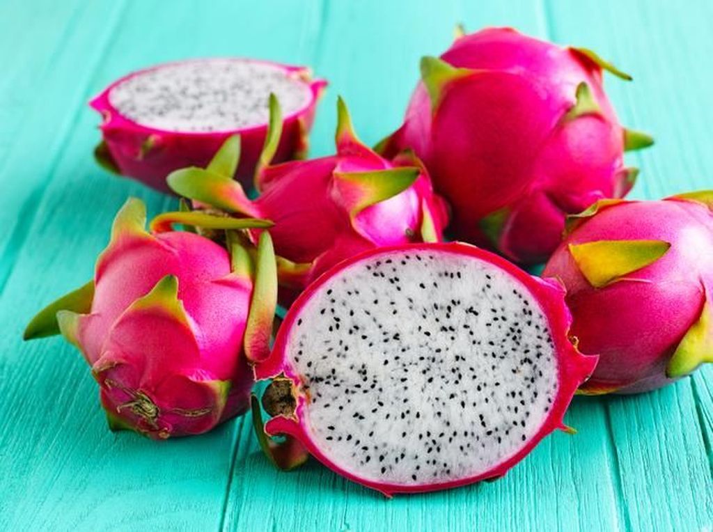 Buah Naga Mending Dimakan Segar atau Dibikin Jus? Pakar Gizi Menjawabnya Buah Naga Mending Dimakan Segar atau Dibikin Jus? Pakar Gizi Menjawabnya