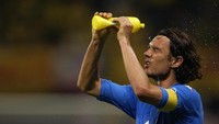Paolo Maldini. Main di Piala Dunia 1990, 1994, 1998, 2002 bersama Italia dengan pencapaian terbaik finis kedua (1994). (Foto: Stu Forster/Getty Images)