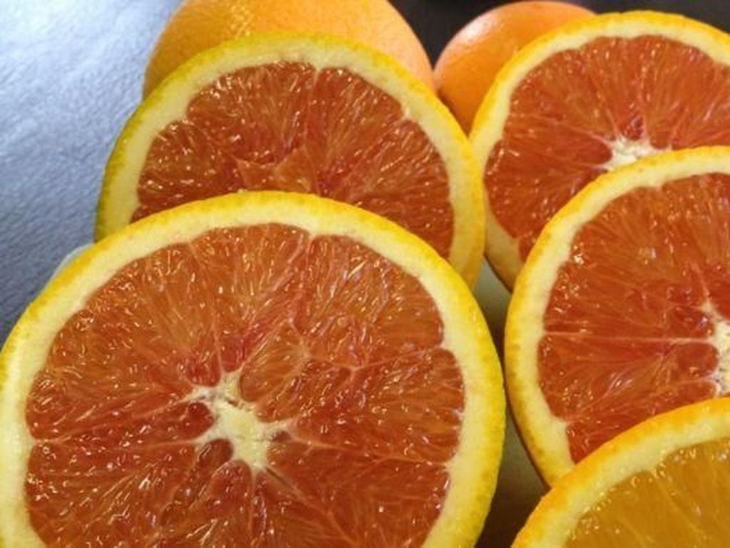 Sudah Sedia Buah di Rumah? Makan Jeruk Tiap Hari Bantu Cegah Kebutaan Lho Sudah Sedia Buah di Rumah? Makan Jeruk Tiap Hari Bantu Cegah Kebutaan Lho