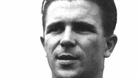 Ferenc Puskas. Main di Piala Dunia 1954 bersama Hongaria dengan pencapaian finis kedua. (Foto: Allsport Hulton/Archive)