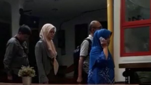 Detik-detik Koruptor yang Juga Istri Bupati Mukomuko Ditangkap