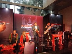 Mainkan Alat Musik Bareng Anak, Ketua MPR Dukung Milenial Berkreasi