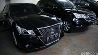 Intip Mobil Mewah Akil Mochtar yang Akan Dilelang KPK