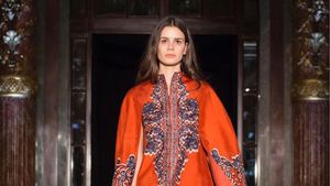Koleksi Terbaru Alleira Batik di Paris Fashion Week 2018