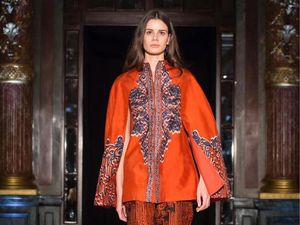 Koleksi Terbaru Alleira Batik di Paris Fashion Week 2018