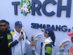 Dibawa Yustedjo, Api Obor Asian Games Diserahkan ke Yayuk Basuki