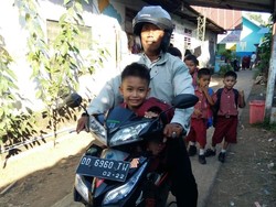 Tukang Ojek Nyaleg: Modal Utama Bukan Uang, tapi Kerja Keras