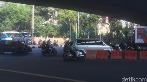 Penampakan Perempatan Mampang Saat Uji Coba Ganjil Genap