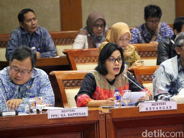 Duet Sri Mulyani dan Kepala Bappenas Rapat di DPR