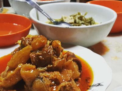 Lamaknyo! Gulai Tunjang hingga Gulai Kepala Kakap