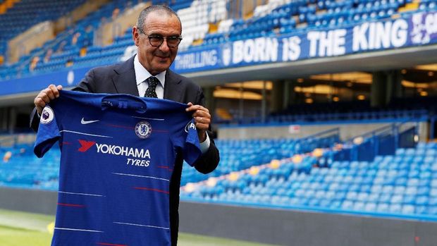 Chelsea menanti filosofi Sarrismo dari manajer baru, Maurizio Sarri. (
