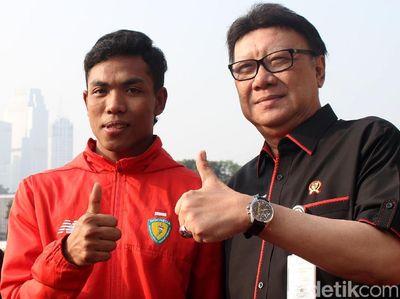 Zohri Terima Hadiah Rumah