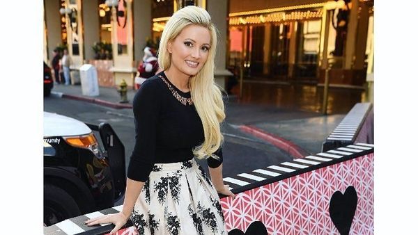 Potret Holly Madison, Model Cantik yang Depresi Jadi Pacar Bos Playboy