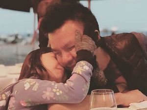 Jerry Aurum Rayakan Imlek Bersama Shakira di Singapura