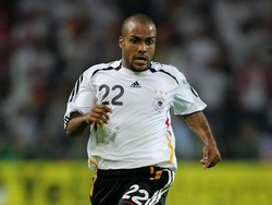 Tampil gemilang di pos sayap kanan Timnas Jerman pada Piala Dunia 2006, David Odonkor dibeli Real Betis dari Borussia Dortmund. Namun kariernya di Spanyol lebih banyak diisi cedera. Ia sempat kembali ke Jerman, sebelum akhirnya pensiun di usia 29 tahun karena kerusakan lututnya sudah terlalu parah. (Foto: Jamie McDonald/Getty Images)
