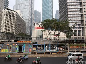 Halte TransJakarta Diperluas Akibat Sistem Ganjil Genap