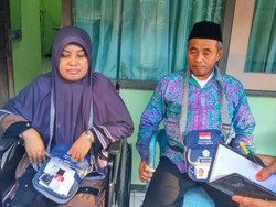 Usai Operasi Patah Tulang, Atik Akhirnya Berangkat Haji