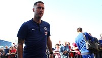 Meski tak berposisi sebagai penyerang, Eden Hazard punya produktivitas yang cukup tinggi. Musim lalu, ia bikin 12 gol di Liga Inggris atau yang paling produktif di antara pemain Chelsea. Foto: Clive Brunskill/Getty Images