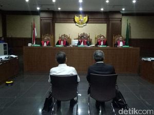 Eks Wapres Boediono dan Todung Mulya Lubis Bersaksi di Sidang BLBI Eks Wapres Boediono dan Todung Mulya Lubis Bersaksi di Sidang BLBI