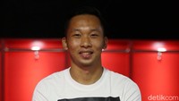 Dalam prosesnya, cara itu mulai dikembangkan di Indonesia belakangan ini. Khususnya setelah Timans ditangani Luis Milla. Awan pun tak perlu kesulitan untuk beradaptasi.