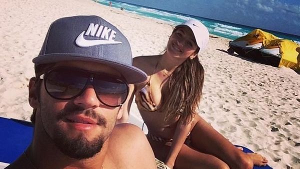 Foto: Gaya Liburan Kiper Termahal Dunia yang Bikin Baper