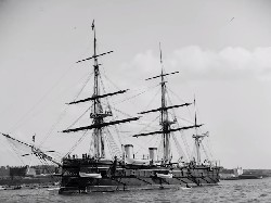 Dunia Showbiz Penuh Tipu-tipu, Kisah Alexis Orlov yang Kamu Harus Tahu