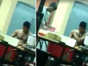 Joroknya! Karyawan Gerai Makanan Ini Bertelanjang Dada Saat Bikin Roti Canai