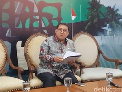 Fadli Zon Selfie Bareng Duet Capres-Cawapres Prabowo-Sandiaga