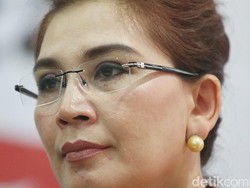 Prabowo Salaman Pakai Sarung Tangan, TKN Bandingkan dengan Jokowi