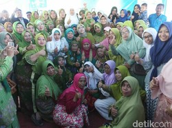 Kunjungi Ponpes di Situbondo, Khofifah Ajak Semua Bangun Jatim