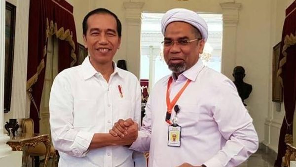 Perjalanan Ngabalin Masuk Istana hingga Jadi Komisaris AP I