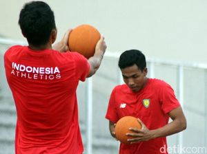 Lalu M Zohri dan Pelatih Dapat Hadiah Umroh Lalu M Zohri dan Pelatih Dapat Hadiah Umroh