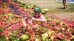 Potret Festival Ski Semangka di Australia