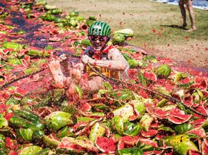 Main Ski Kok Pakai Semangka?